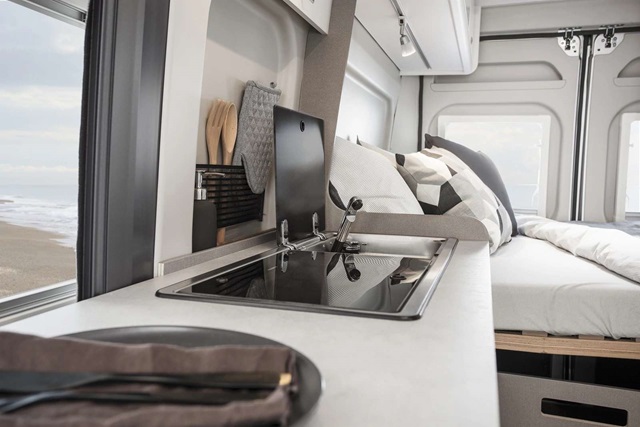 Vista Campervan van Bunk Campers